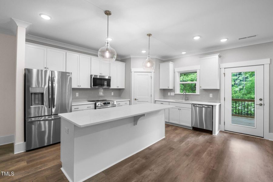 18_632_Angus_Ct_Sanford_NC_27332_USA-Kit