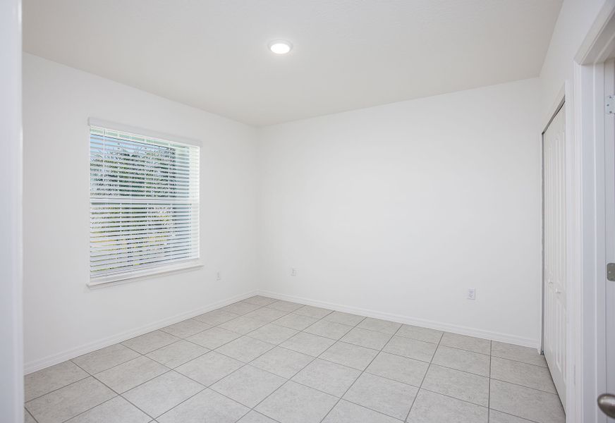 Representative unfurnished interior of a home built from the Melbourne by Maronda Homes in Port St. Lucie, Port St. Lucie (Image 19).