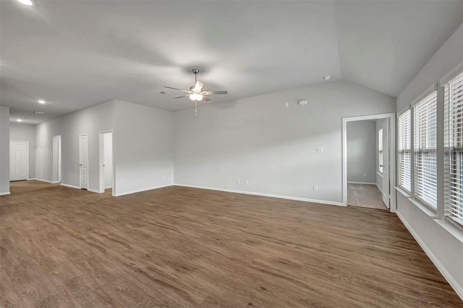 Spacious, unfurnished interior of a new home in ValleyBrooke, Mesquite (Image 33).