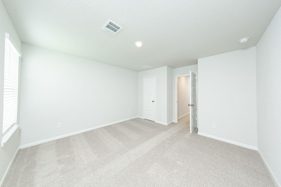 Spacious, unfurnished interior of a new home in River's Edge, Conroe (Image 15). Spacious, unfurnished interior of a new home in River's Edge, Conroe (Image 15).