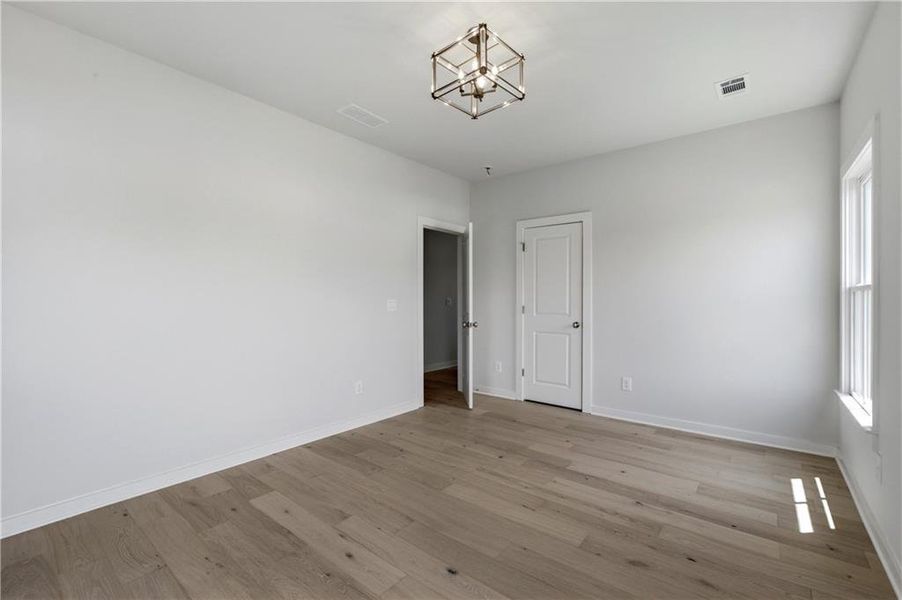 Spacious, unfurnished interior of a new home in , Alpharetta (Image 35).