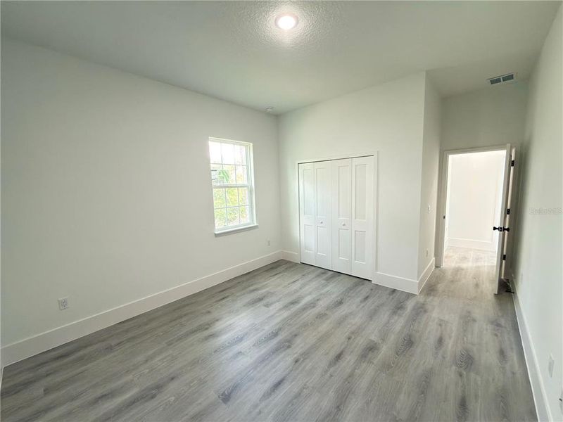 Spacious, unfurnished interior of a new home in , Ocala (Image 35).
