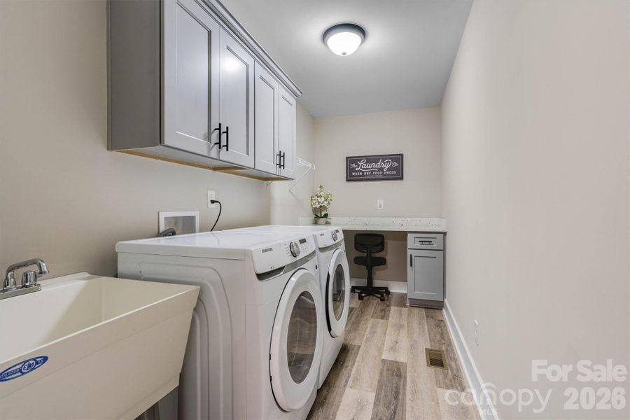 Furnished interior view inside a new home in , Lenoir (Image 34).