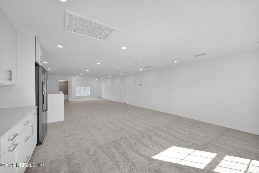 Spacious, unfurnished interior of a new home in Del Webb Nocatee, Ponte Vedra (Image 44).