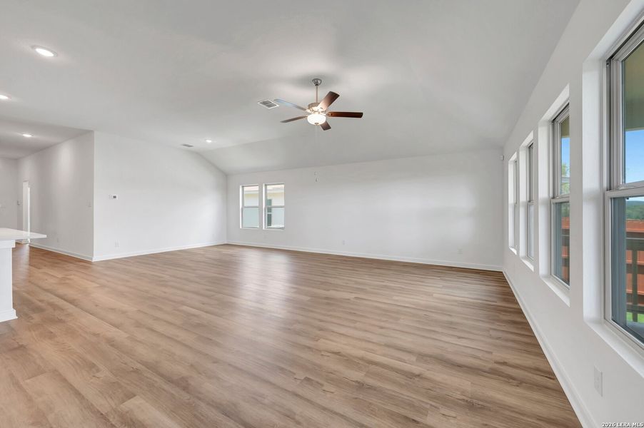 Spacious, unfurnished interior of a new home in Legacy Hills, San Antonio (Image 23).