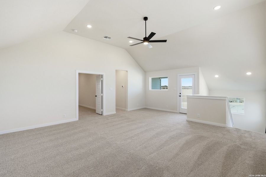 Spacious, unfurnished interior of a new home in The Crossvine, Schertz (Image 20).
