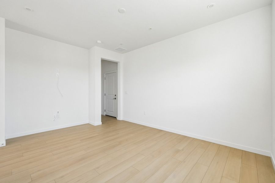 Spacious, unfurnished interior of a new home in The Vistas at West Mesa, Colorado Springs (Image 12).