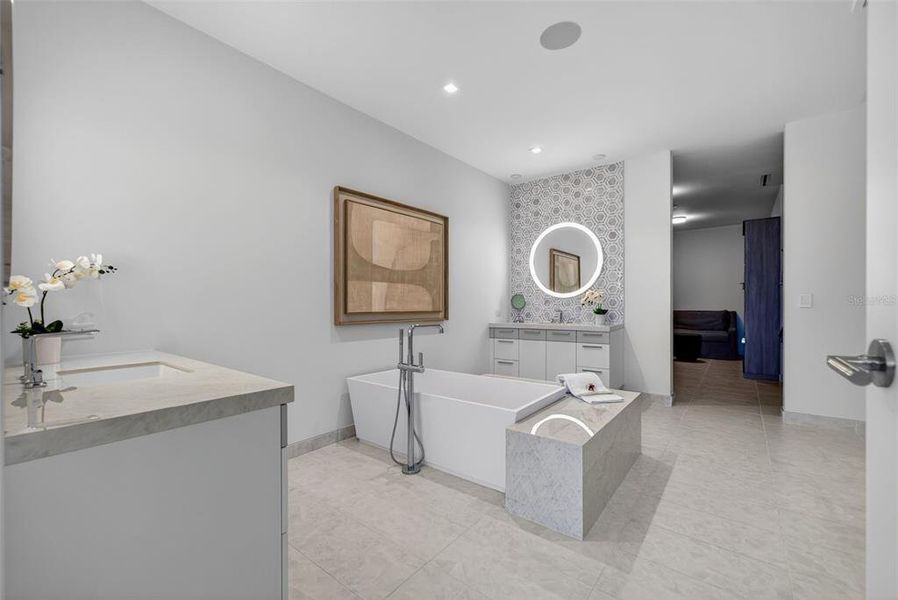 Furnished interior view inside a new home in , Longboat Key (Image 7).