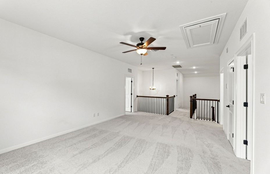 Spacious, unfurnished interior of a new home in Bluffview Reserve, Leander (Image 19).