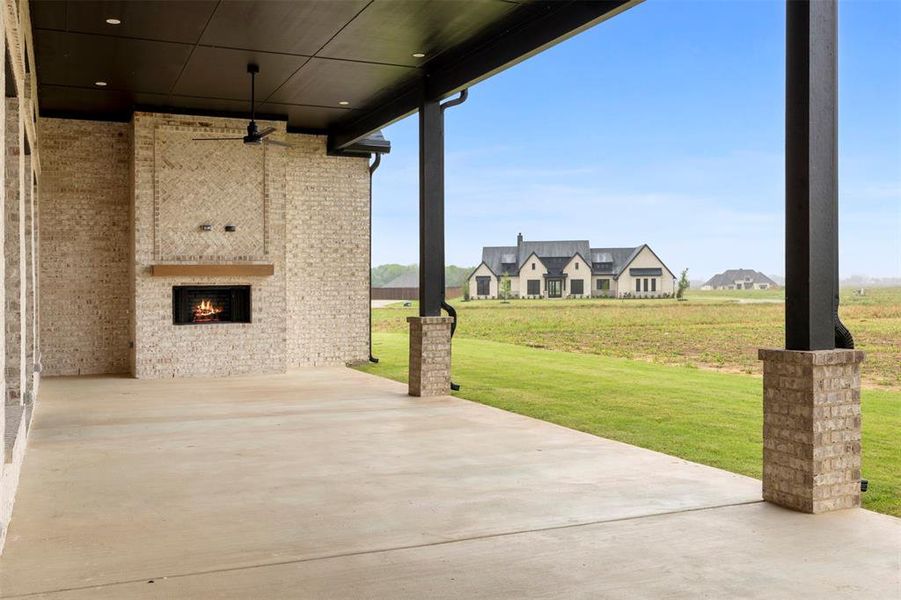 Exterior details and patio area of a home in , Waxahachie (Image 25).