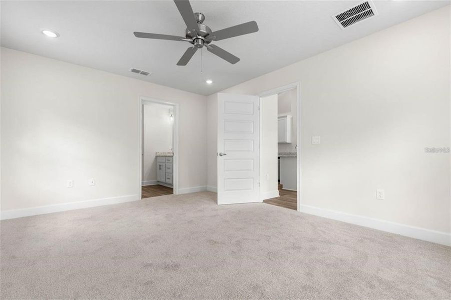 Spacious, unfurnished interior of a new home in , Palm Coast (Image 15).