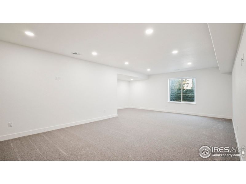 Huge family room/rec room offers tons of possibilities Huge family room/rec room offers tons of possibilities