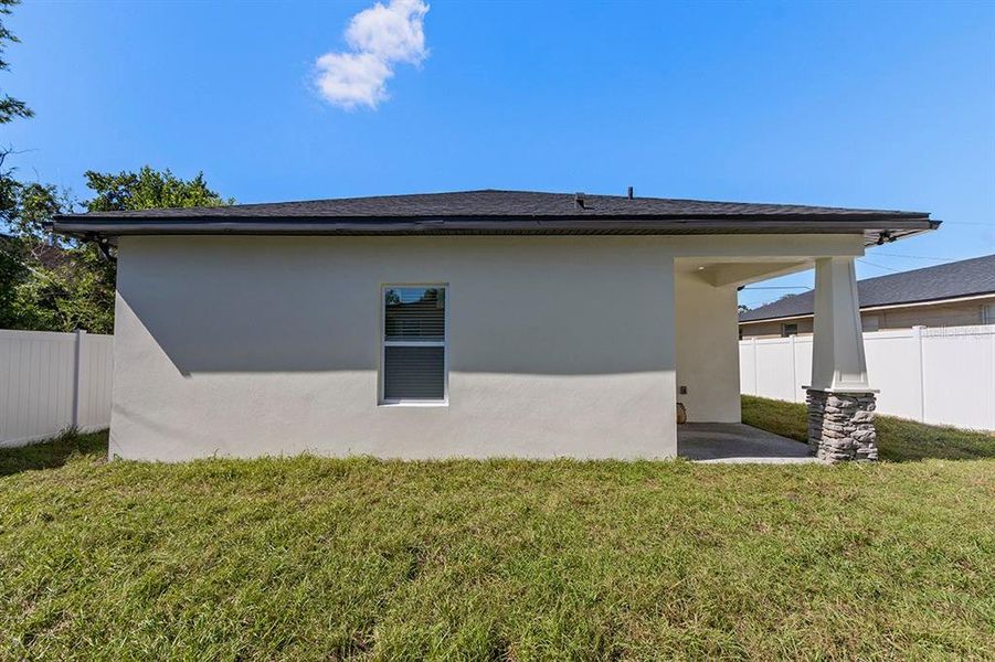 Exterior details and patio area of a home in , Tampa (Image 31).