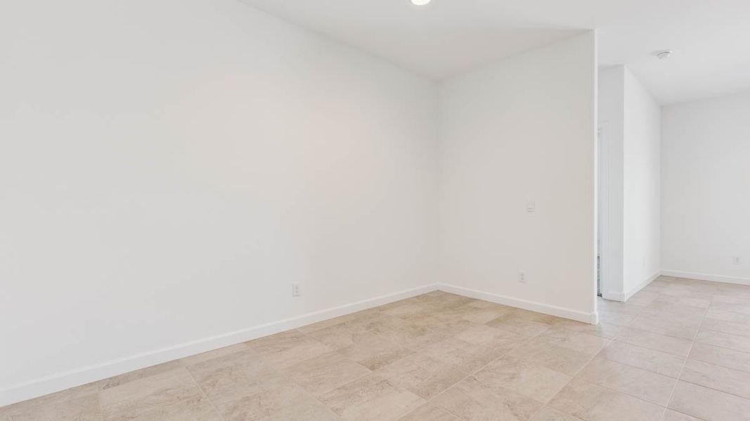 Spacious, unfurnished interior of a new home in Sorrento, Maricopa (Image 20).