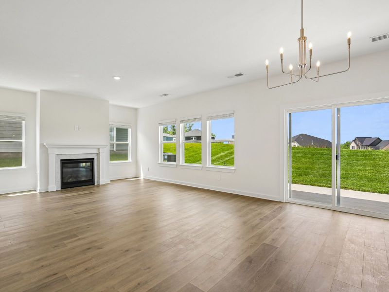 Spacious, unfurnished interior of a new home in Mansker Farms - Bronze Series, Hendersonville (Image 9).