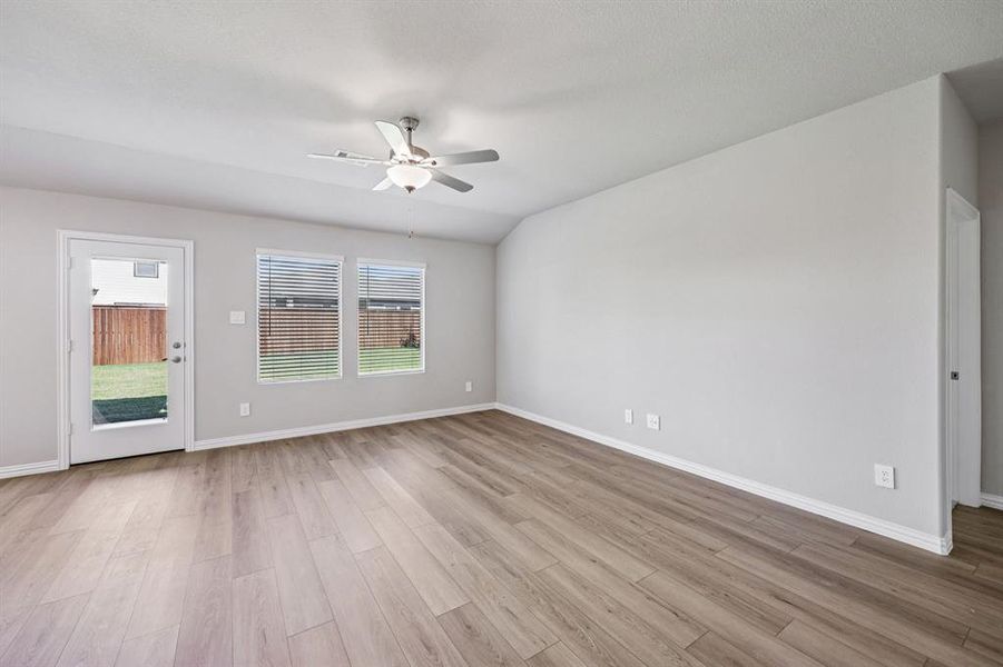 Spacious, unfurnished interior of a new home in Lakehaven - Signature Series, Farmersville (Image 21).