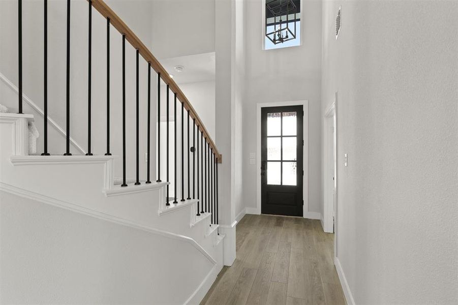 Spacious, unfurnished interior of a new home in Trails at Cottonwood Creek, Rowlett (Image 25).