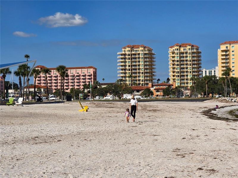 Condo located in St. Petersburg, FL showcasing its design and architecture (Image 3).