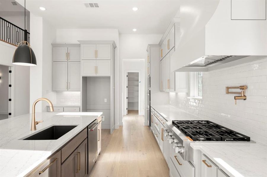 23. 610 Apogee - Kitchen (4)