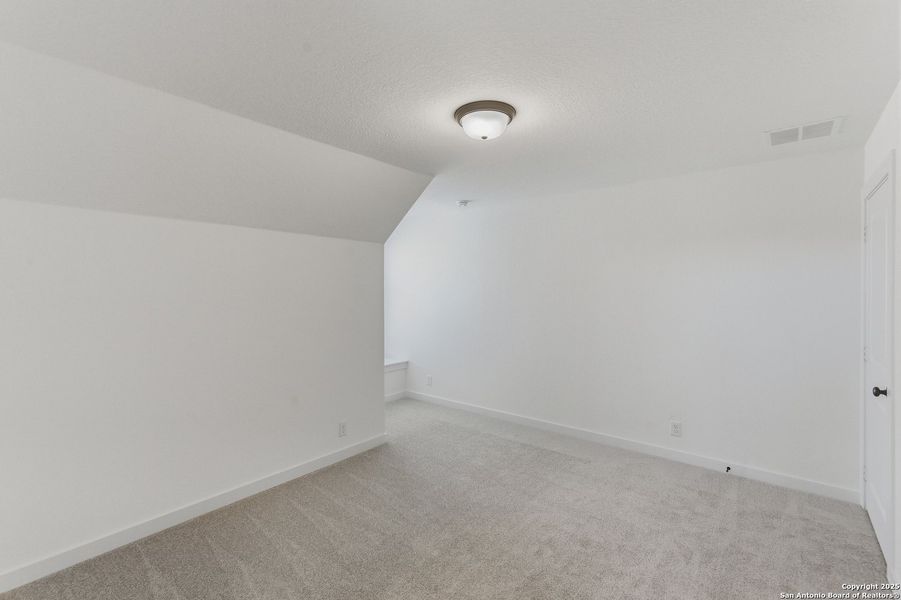 Spacious, unfurnished interior of a new home in The Crossvine – Garden Homes, Schertz (Image 17). Spacious, unfurnished interior of a new home in The Crossvine – Garden Homes, Schertz (Image 17).