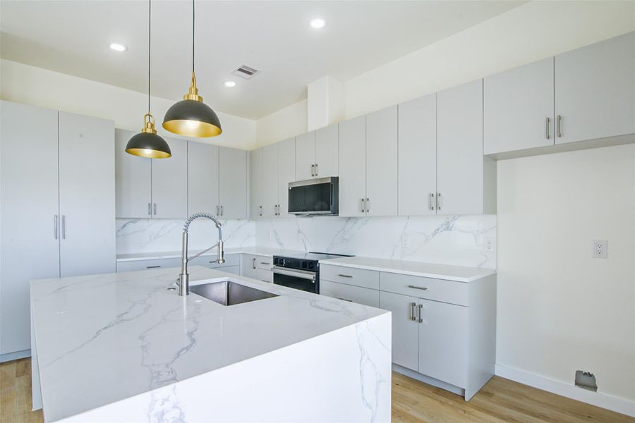 Furnished interior view inside a new home in , Galveston (Image 6).