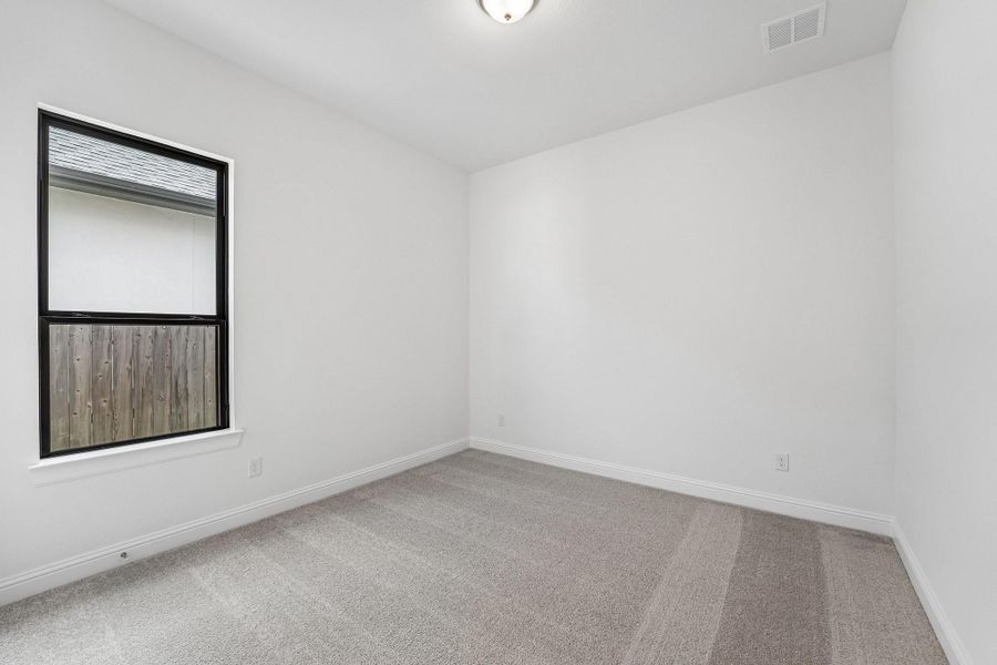 Spacious, unfurnished interior of a new home in Del Bello Lakes 60', Manvel (Image 24).