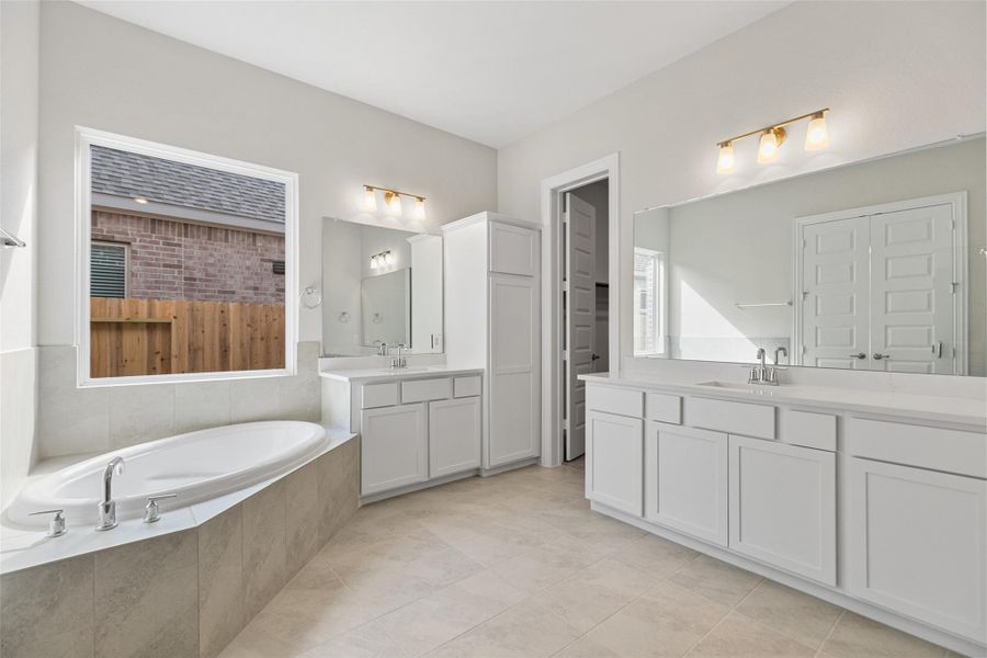 Furnished interior view inside a new home in Brookewater, Rosenberg (Image 9).