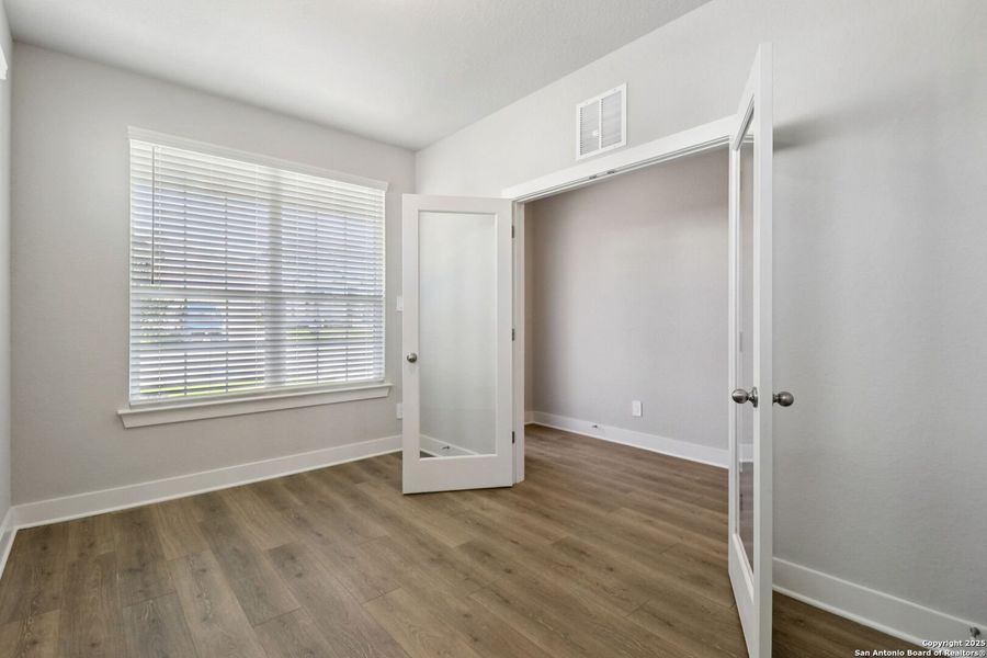 Spacious, unfurnished interior of a new home in Thomas Pond, San Antonio (Image 34). Spacious, unfurnished interior of a new home in Thomas Pond, San Antonio (Image 34).