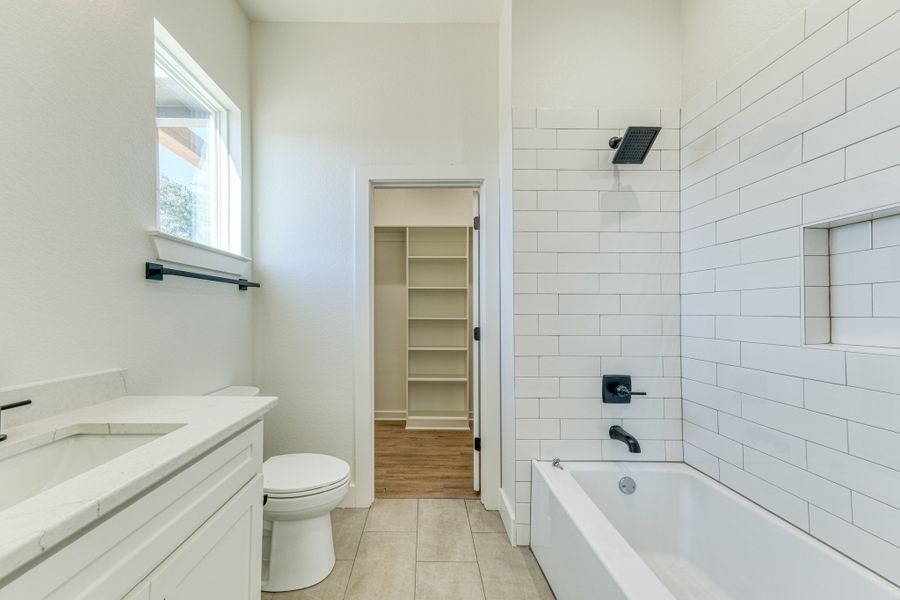 Representative furnished interior of a home built from the Jarrett 1 by Zeal Home Builders in Saddle Crest Estates, Weatherford (Image 16).
