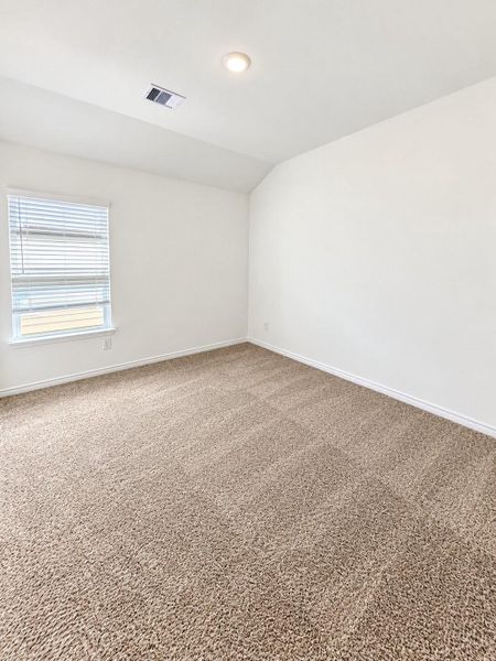Spacious, unfurnished interior of a new home in , Dayton (Image 12).