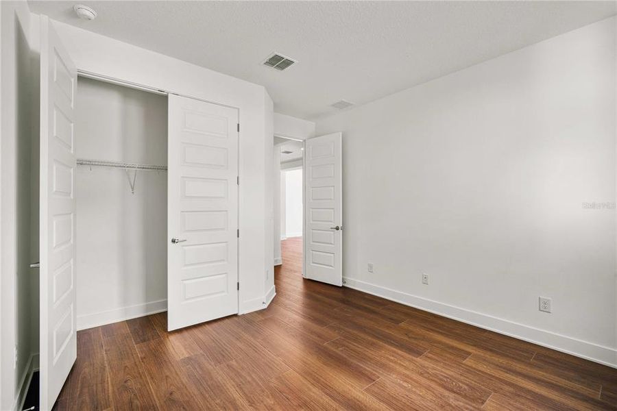 Spacious, unfurnished interior of a new home in , Tampa (Image 40).