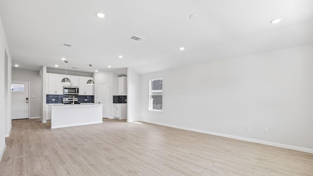Spacious, unfurnished interior of a new home in Thunder Rock, Marble Falls (Image 18). Spacious, unfurnished interior of a new home in Thunder Rock, Marble Falls (Image 18).