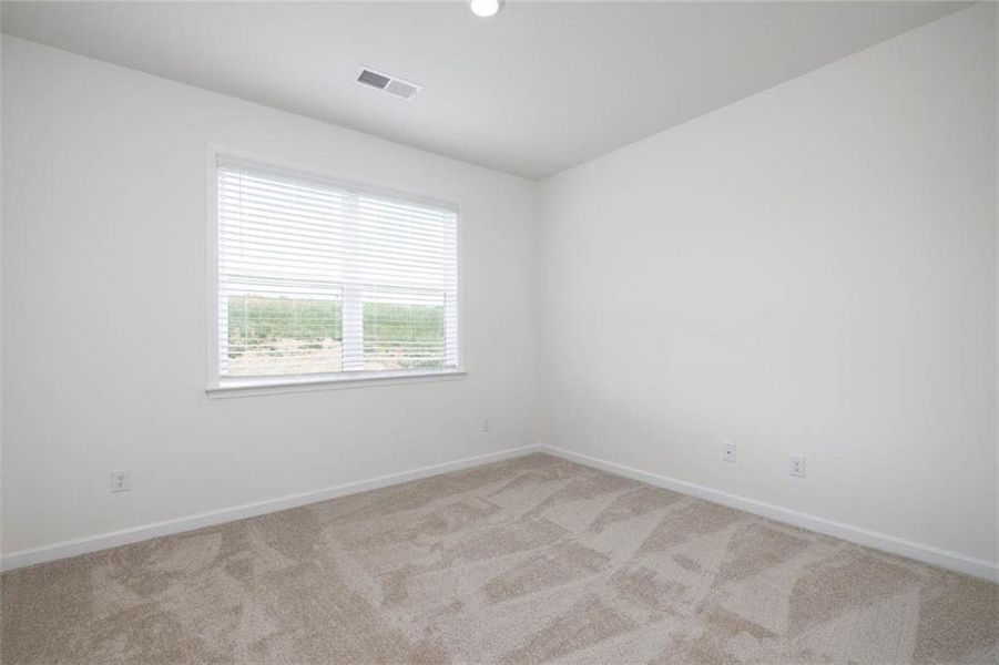 Spacious, unfurnished interior of a new home in Evergreen Crossing, Locust Grove (Image 26).