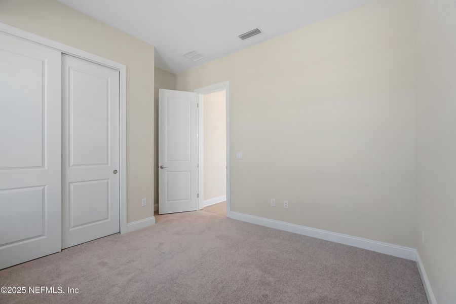 Spacious, unfurnished interior of a new home in Madeira, St. Augustine (Image 19).