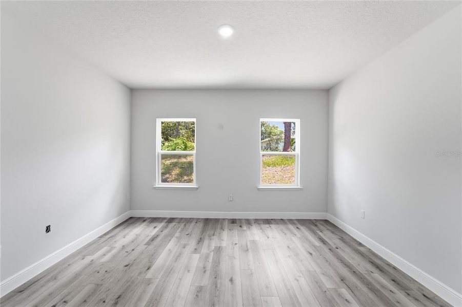 Spacious, unfurnished interior of a new home in , Dunnellon (Image 26).