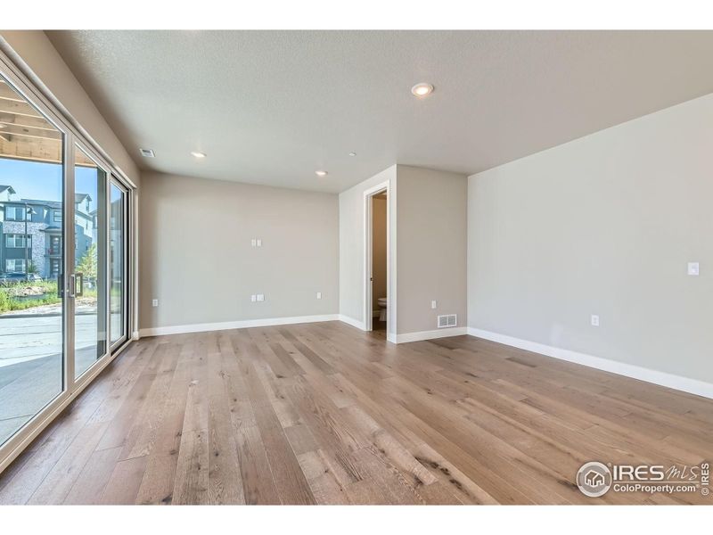 Spacious, unfurnished interior of a new home in Baseline, Broomfield (Image 38).