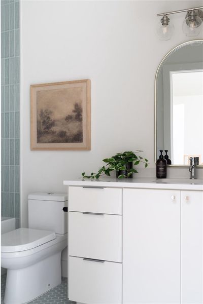 Furnished interior view inside a new home in , Austin (Image 15).