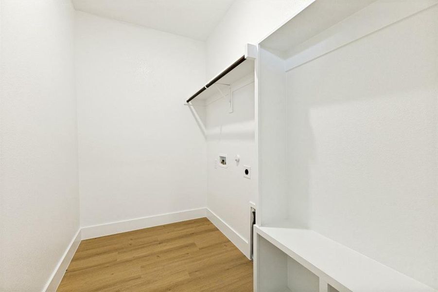 Spacious, unfurnished interior of a new home in , Dallas (Image 18).