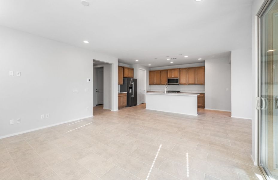 Spacious, unfurnished interior of a new home in Sun City Festival, Buckeye (Image 16).