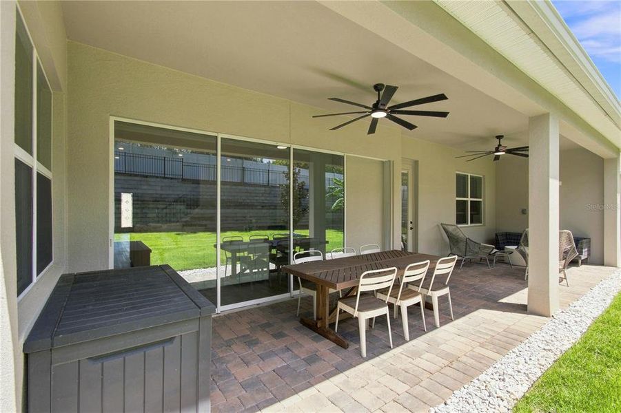 Exterior details and patio area of a home in , Winter Garden (Image 29).