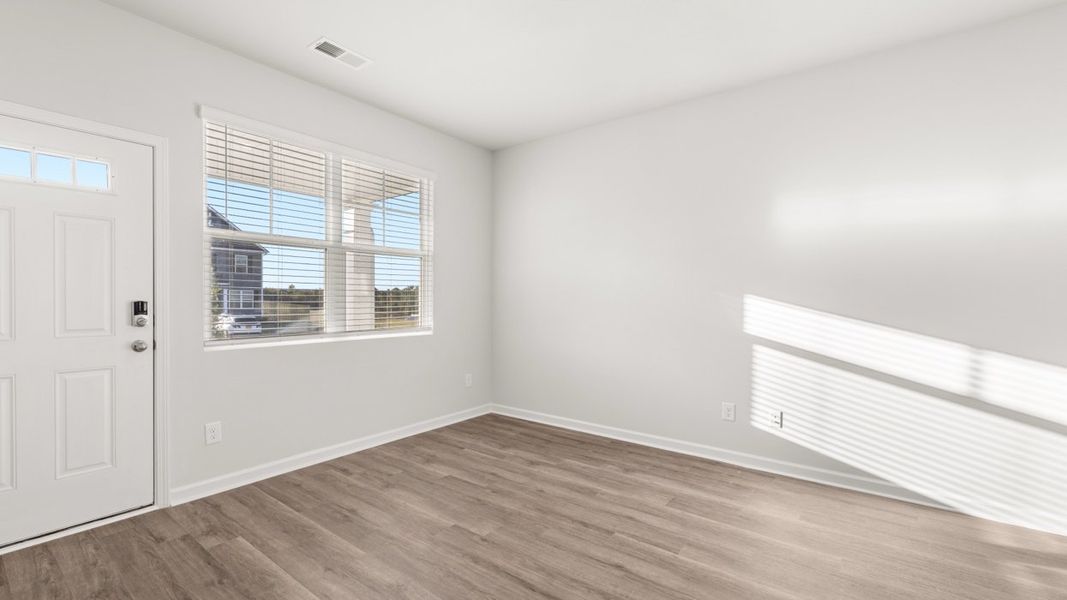 Spacious, unfurnished interior of a new home in Bellemeade Landing, Augusta (Image 14).