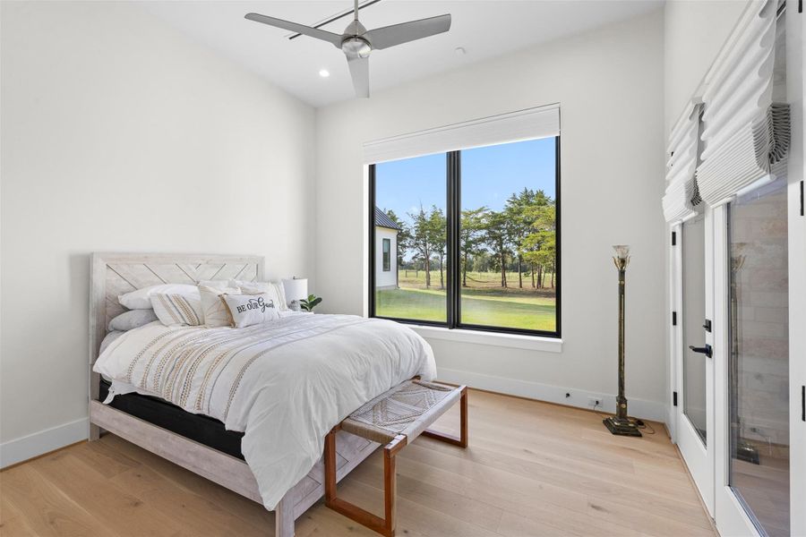 2 BEDROOM