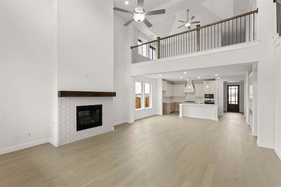 05-1020-wheatland-way-justin-tx-living-room-high-ceilings-timberbrook 05-1020-wheatland-way-justin-tx-living-room-high-ceilings-timberbrook