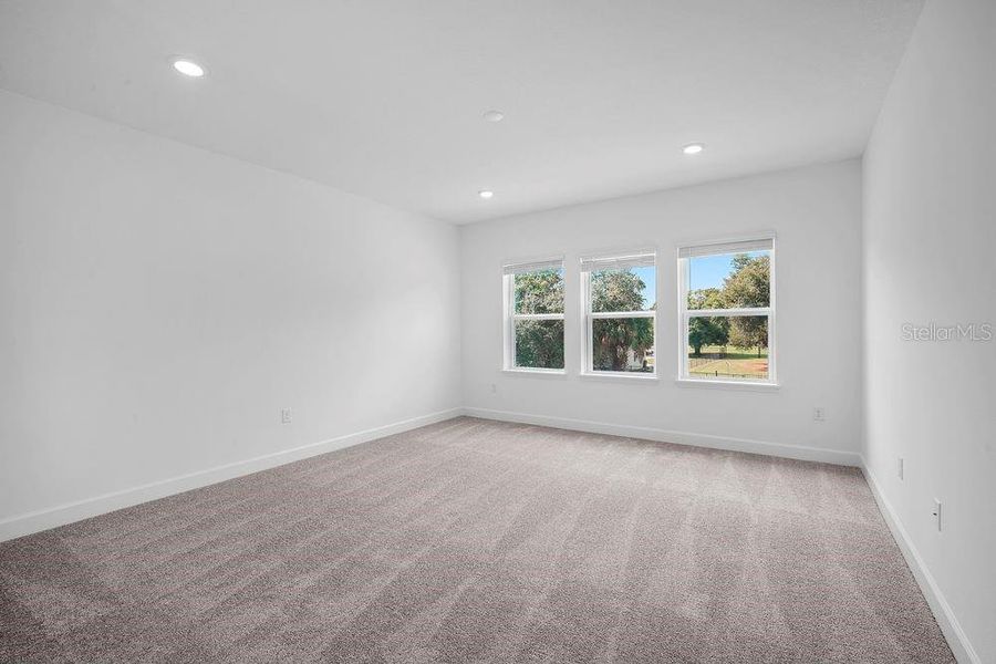 Spacious, unfurnished interior of a new home in Timber Ridge, Plant City (Image 21).