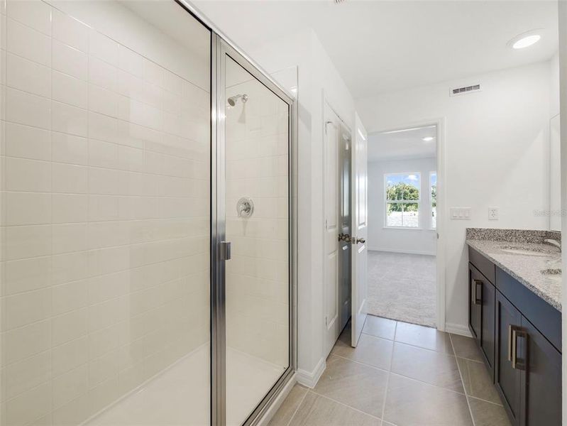 Furnished interior view inside a new home in Aulin Square, Oviedo (Image 11).