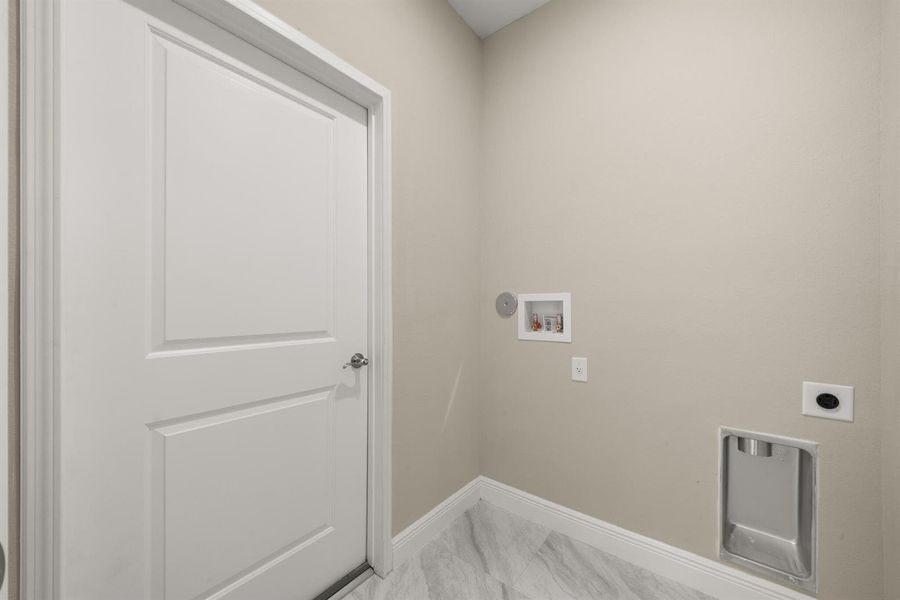 interior - laundry 1