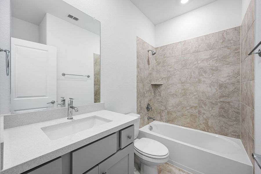 Furnished interior view inside a new home in Madero 50s, Fort Worth (Image 10).