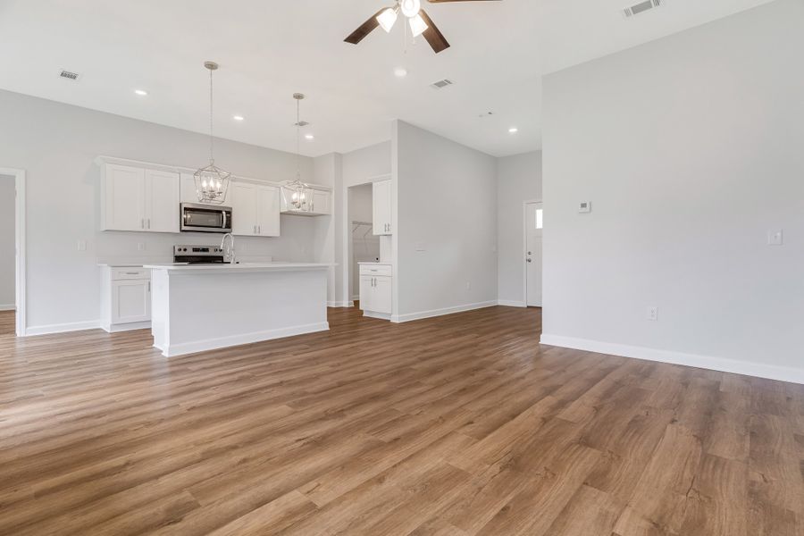 Spacious, unfurnished interior of a new home in , Crestview (Image 25).