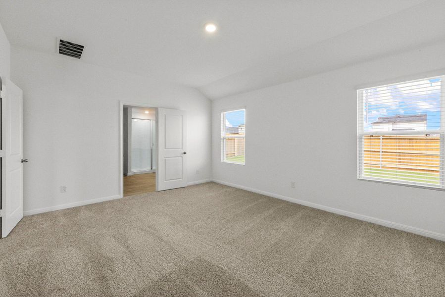 Spacious, unfurnished interior of a new home in , San Marcos (Image 36).