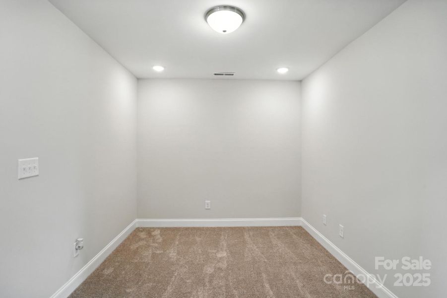 Spacious, unfurnished interior of a new home in Harrisburg Village Townhomes, Harrisburg (Image 34).